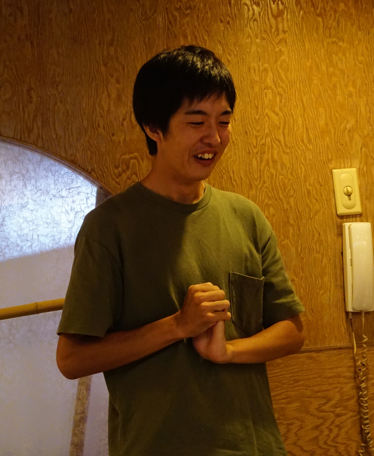 around,left,画像の説明