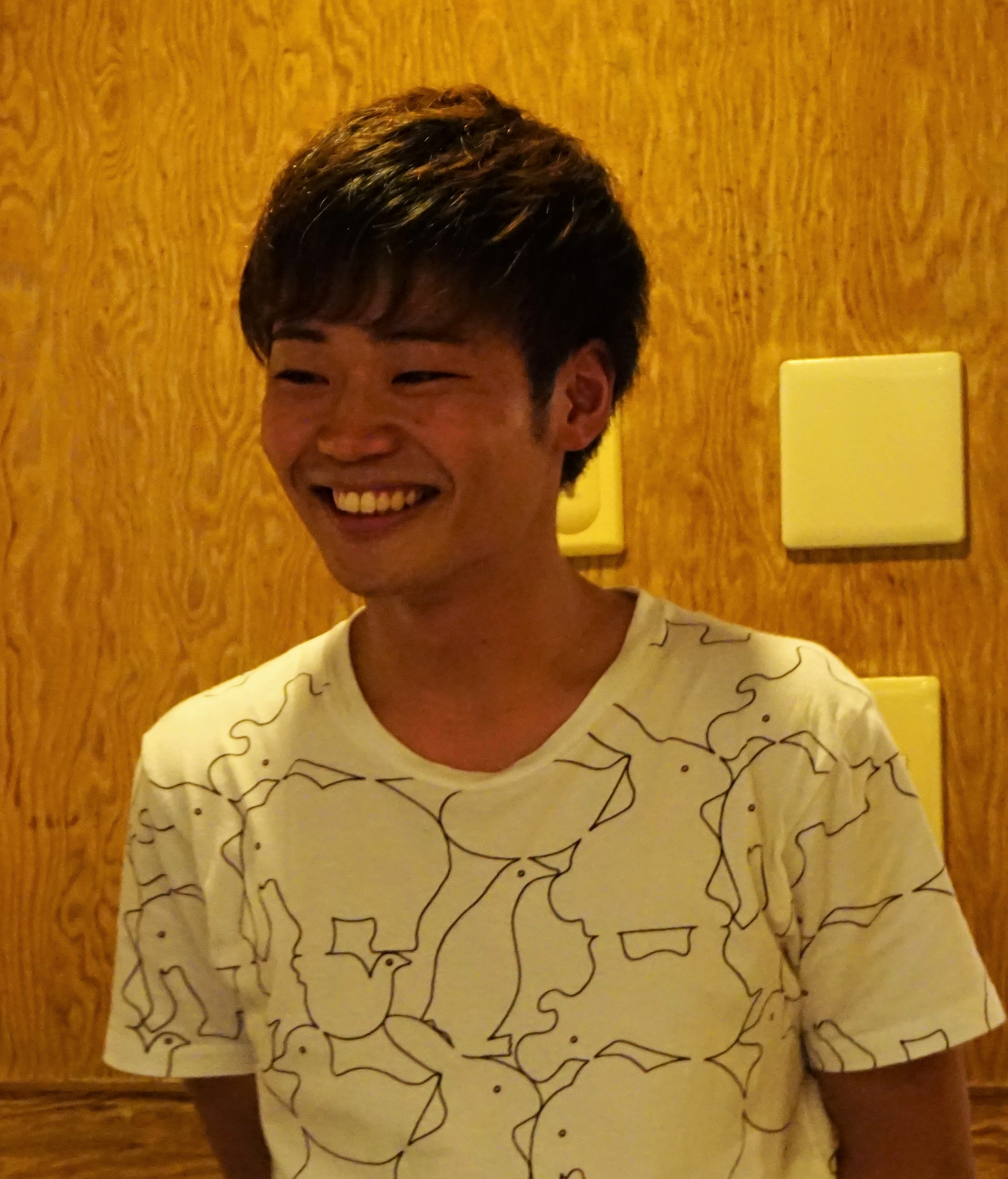 around,left,画像の説明